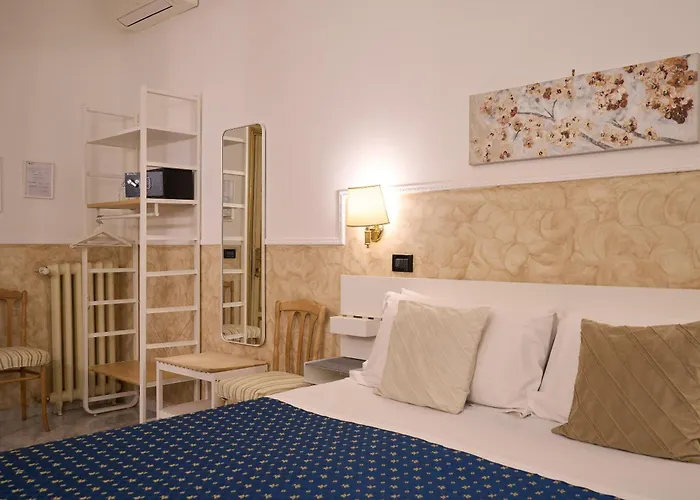 Ascot Hotel 2*