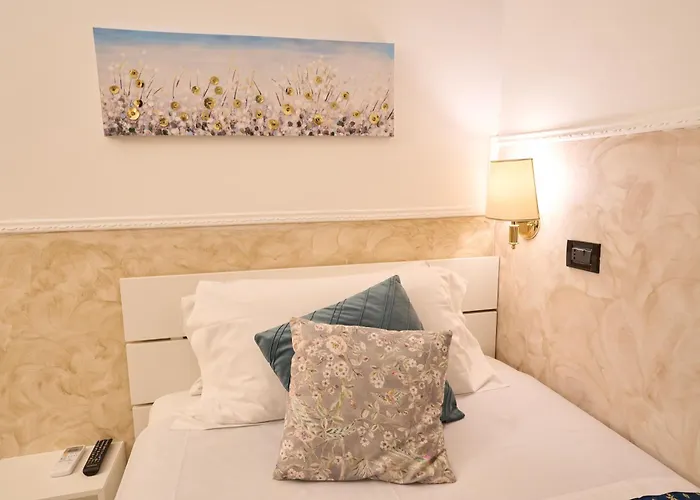 Ascot Hotel