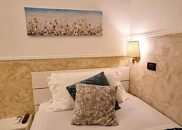 Ascot Hotel